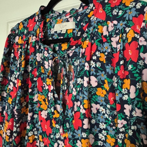 Loft Women's Floral Blouse Size L - Picture 6 of 14